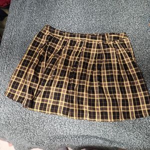 Hot Topic yellow plaid skirt
